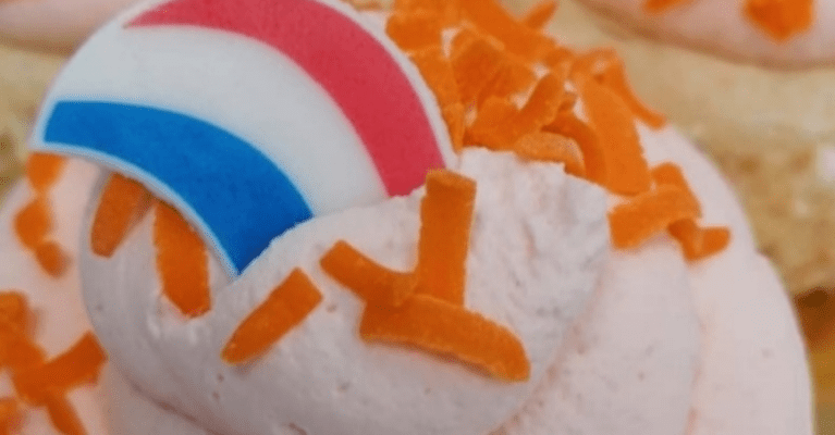 Oranje gebakjes